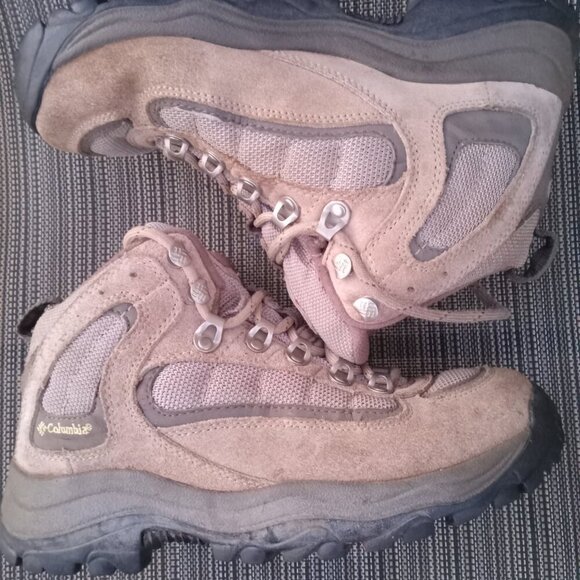 Columbia hiking boots size 8 - Picture 3 of 4